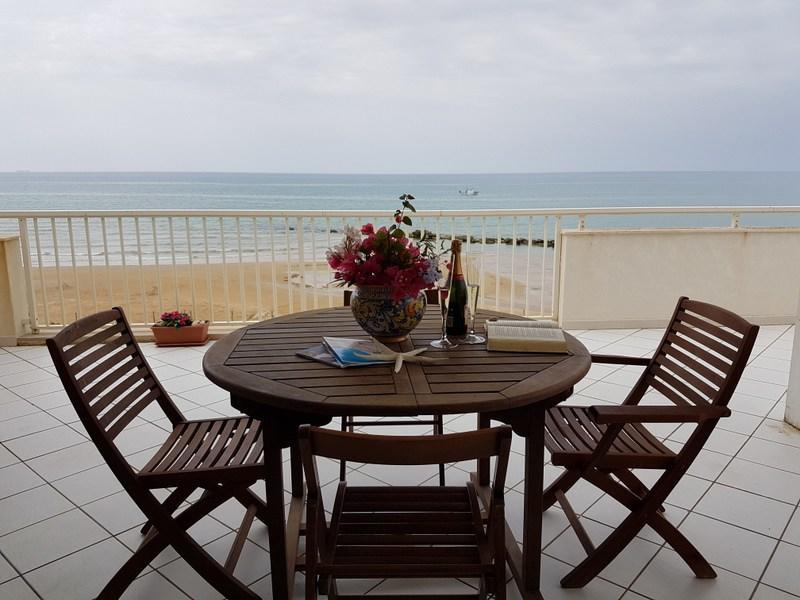 Terrazzo Sul Mare Apartment ดอนนาลูกาตา ภายนอก รูปภาพ