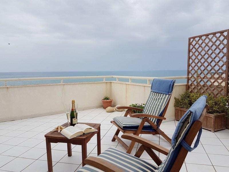 Terrazzo Sul Mare Apartment ดอนนาลูกาตา ภายนอก รูปภาพ